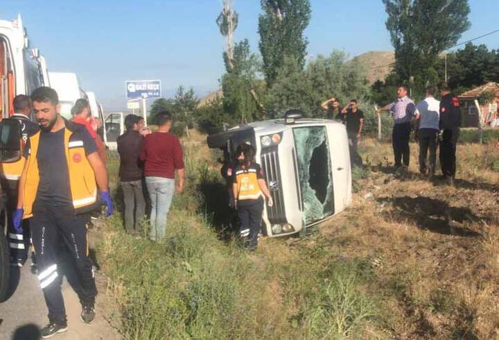 Kayseri'de işçi servisi devrildi: 9 yaralı