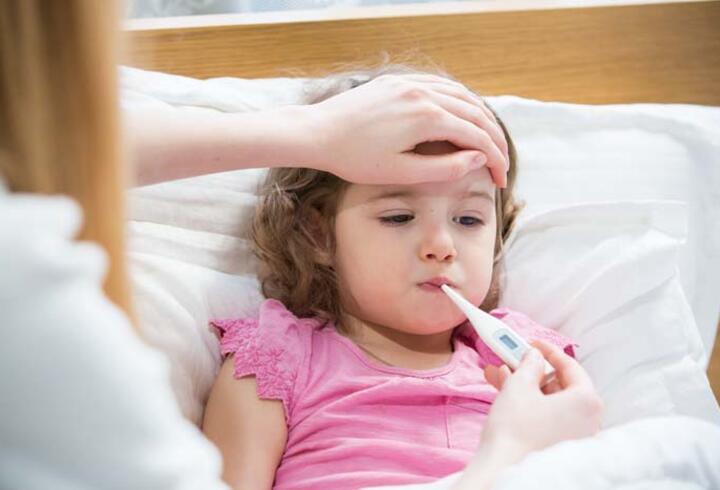 Çocuklarda boğaz ağrısı neden olur? Boğaz ağrısını geçirecek yöntemler