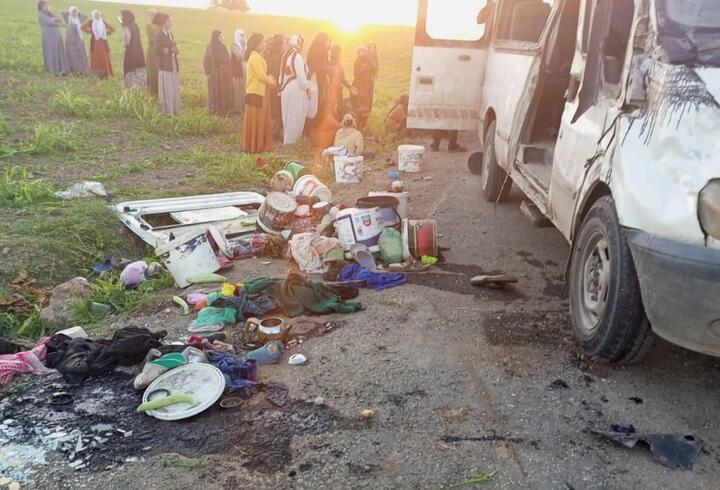 Tarım işçilerini taşıyan minibüs devrildi: 2 ölü, 17 yaralı  