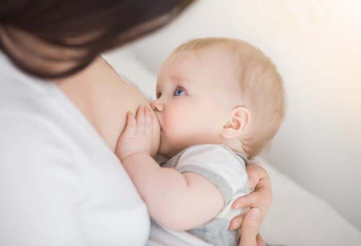 Anne sütü çocuğu hastalıklardan ve alerjiden koruyor