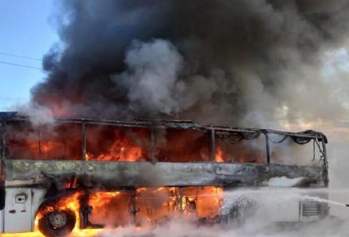 Silivri’de seyir halindeki otobüs alev alev yandı