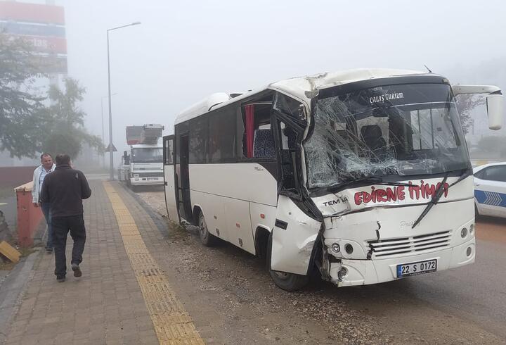 Edirne'de servis midibüsü kazası: 20 yaralı