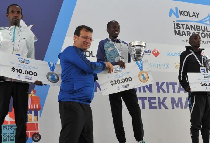 44. İstanbul Maratonu'nun kazananları ödüllerini aldı