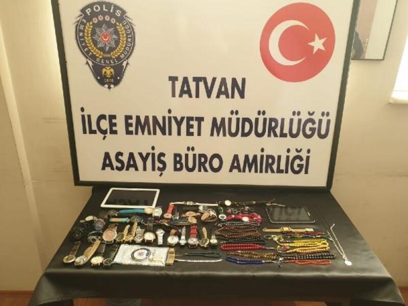 Bitlis'te, 10 evden hırsızlık yapan 4 şüpheli yakalandı