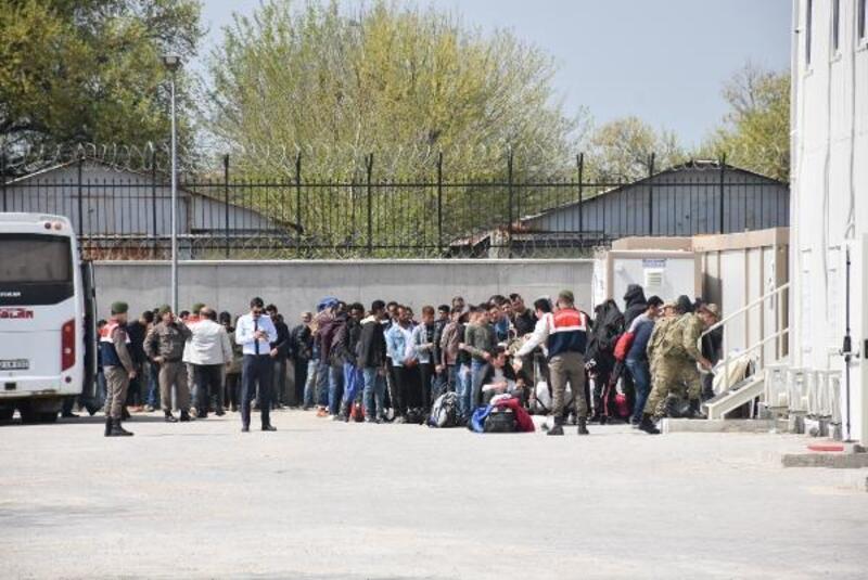 Bulgaristan göçmen akınına karşı Türkiye sınırına asker gönderdi