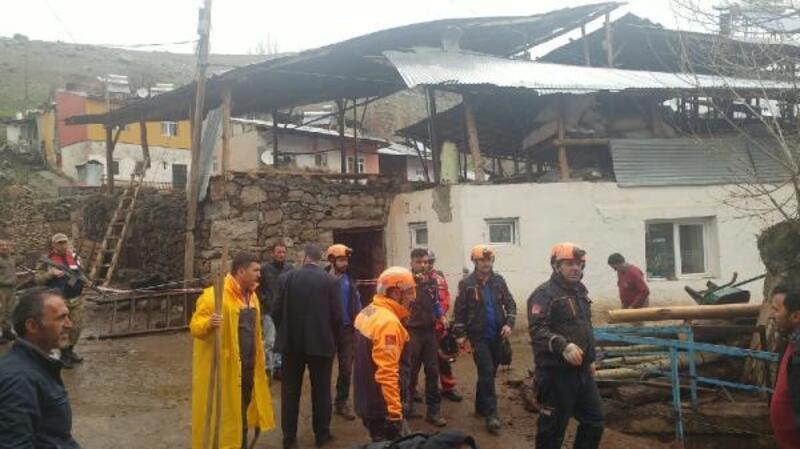 Erzurum'da ahır inşaatında çökme: 2 ölü, 6 yaralı