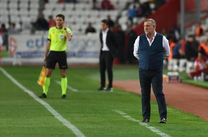 Bursaspor'da Mesut Bakkal dönemi sona erdi