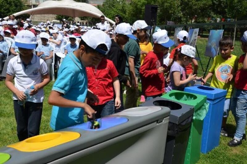 Çevreci öğrenciler 416 ton geri dönüştürülebilir atık topladı