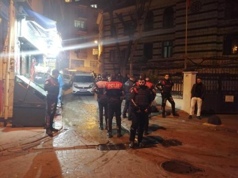Beyoğlu'nda 1 kişi silahlı saldırıda yaralandı