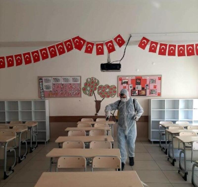 Şarköy'de okullar ve camiler bulaşıcı hastalıkları karşı ilaçlandı