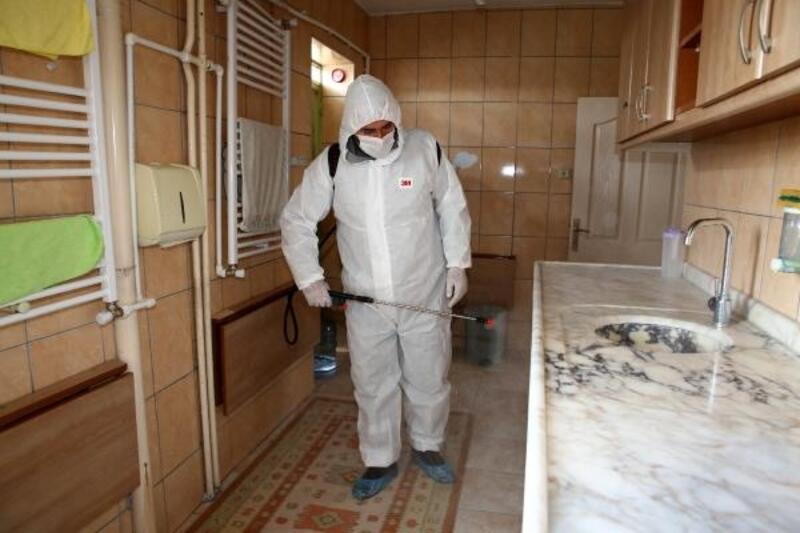 Aksaray Belediyesi, dezenfeksiyon çalışmalarını sürdürüyor