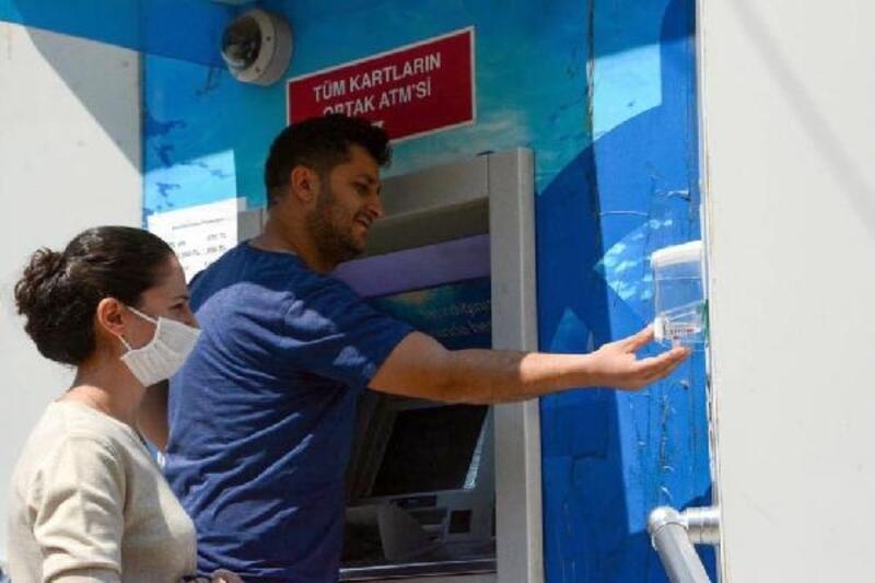 Köşk'te ATM'lere el dezenfektanı yerleştirildi