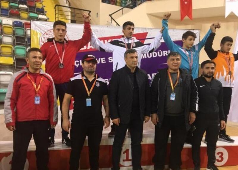 Kumluca'dan Yıldız Güreş Milli Takımı'na 2 sporcu