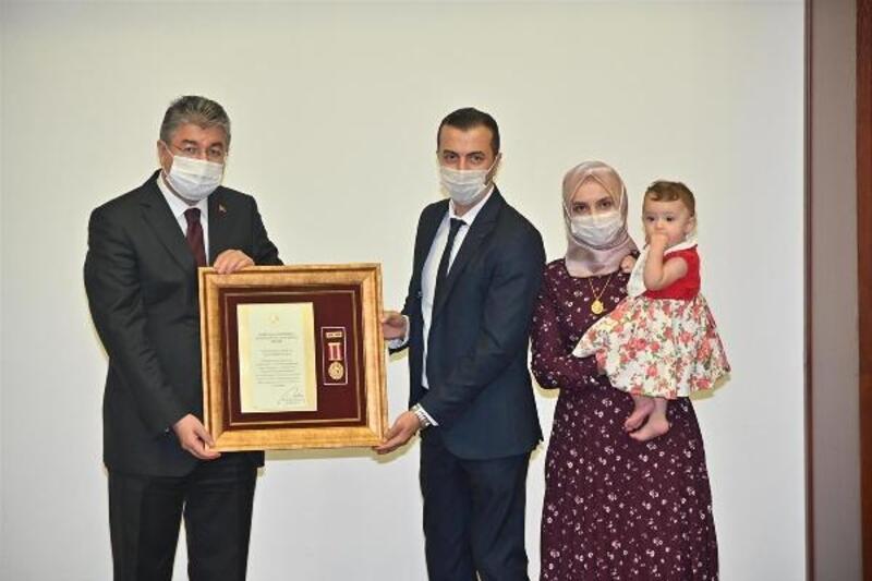 Şehit ailesi ve gazilere 'Devlet Övünç Madalyası ve Beratı' verildi