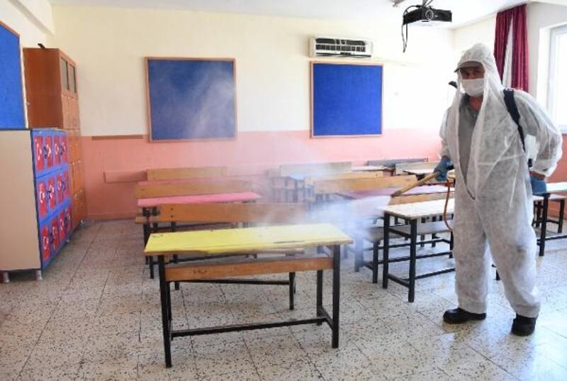 Konyaaltı Belediyesi'nden okullara dezenfekte seferberliği