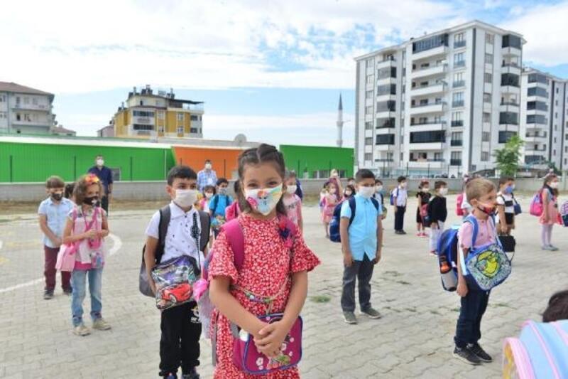 Elazığ'da eğitim-öğretim yılı koronavirüs tedbirleriyle başladı