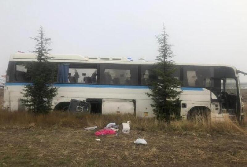 Kütahya’da devrilen otobüsteki 3 işçi yaralandı