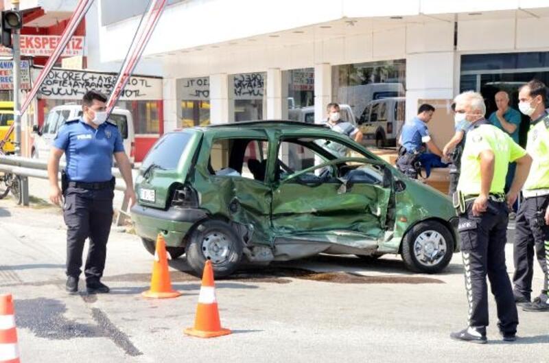 Serik'te kaza: 3 yaralı