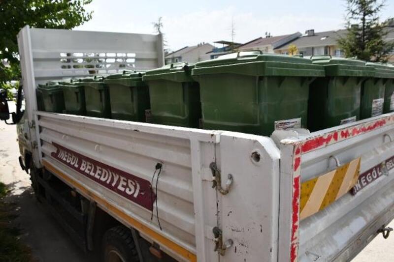 İnegöl'de bireysel çöp konteynerı dağıtımına devam edildi