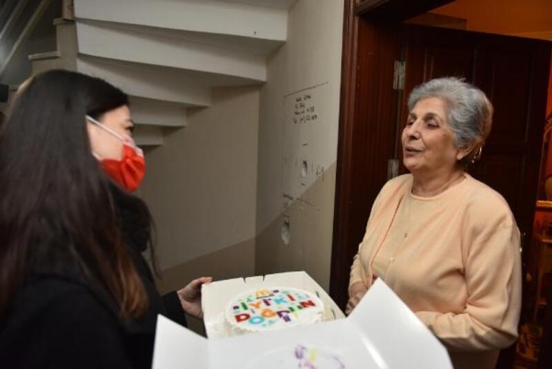 65 yaş üstü vatandaşlara doğum günü sürprizi