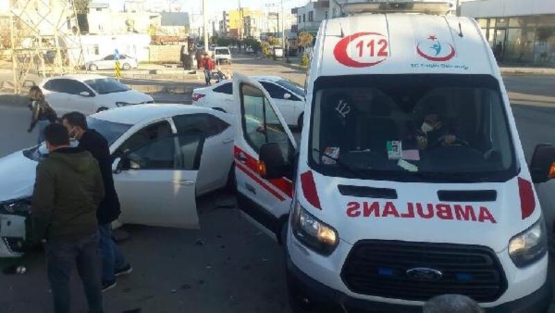 Adıyaman'da otomobiller çarpıştı: 2 kişi yaralandı