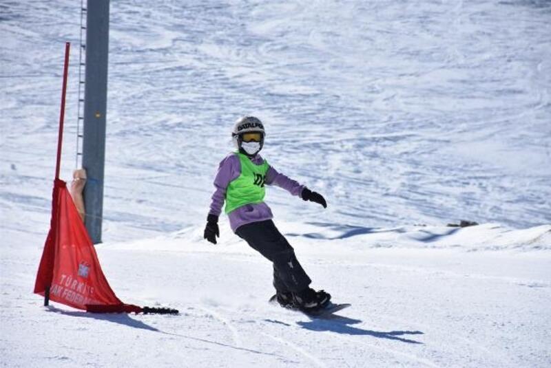 Davraz'da Kayak Yarışları yapıldı