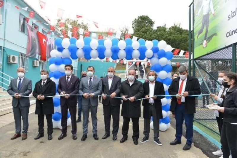 Mediha Mehmet Tetikol Ortaokulu çok amaçlı spor sahası hizmete açıldı