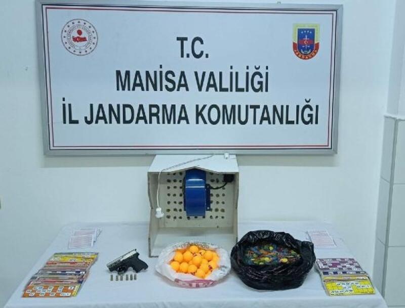 Turgutlu’da kısıtlamaya rağmen kumar oynayan 27 kişiye idari işlem