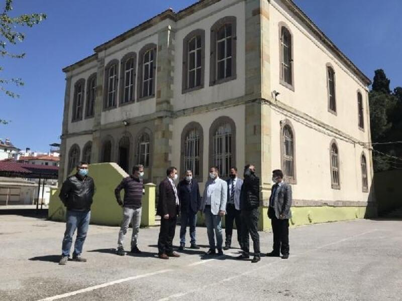 Burhaniye’de tarihi okul binası restore edilecek