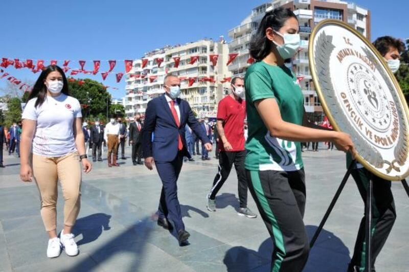 Antalya'da 19 Mayıs törenlerle kutlandı