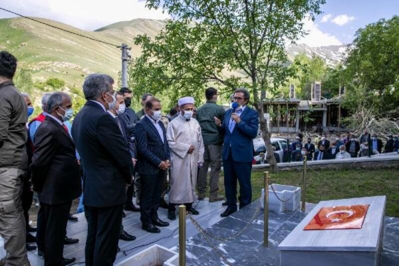 Van'da Ermeni çetelerinin katlettiği 150 kişi için şehitlik