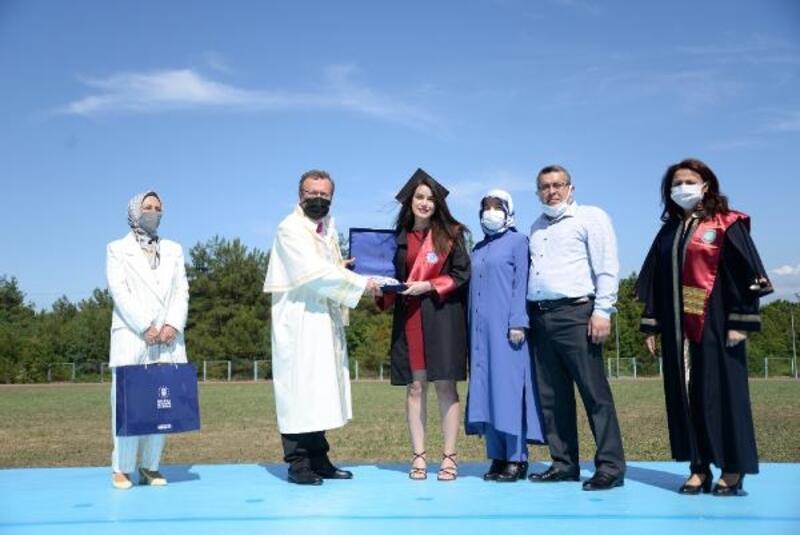 Bursa Uludağ Üniversitesi'nde hemşireler için mezuniyet töreni düzenlendi