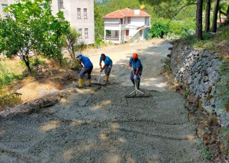 Türktaş ve Dim Uzunöz'de beton yol çalışması