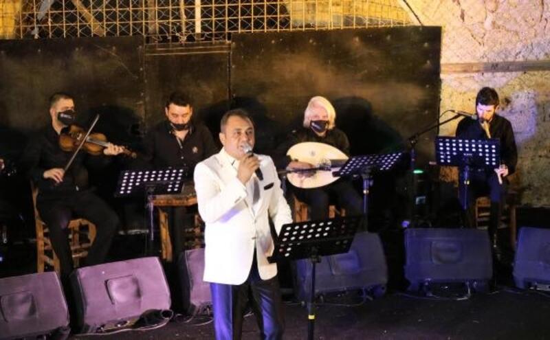 Foça'da Yaz konserleri Erdem Özgen ile başladı