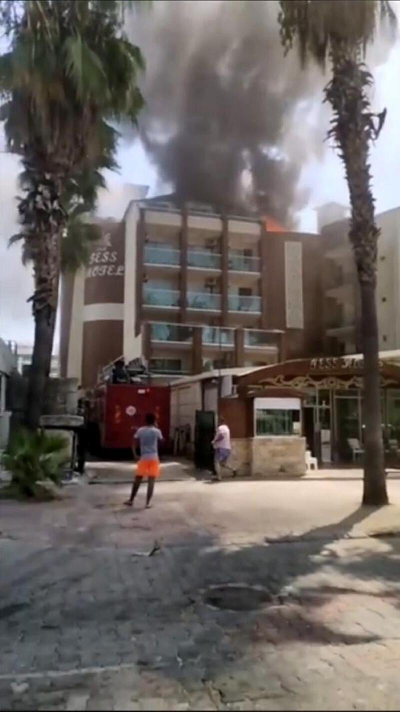 Alanya'da otel çatısında yangın