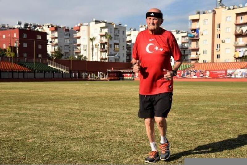 74 yaşındaki Ahmet Kahveci maratona hazırlanıyor