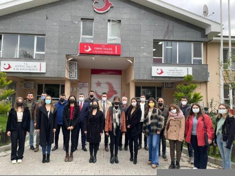Edirne'de stajyer avukatlardan Göç İdaresi'ne ziyaret