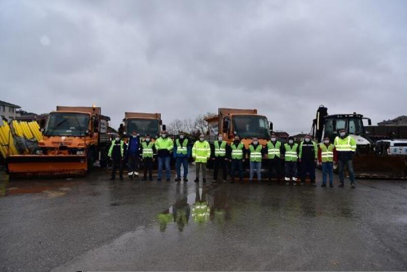 Beklenen kar yağışına karşı Tuzla'da belediye ekipleri, teyakkuza geçti