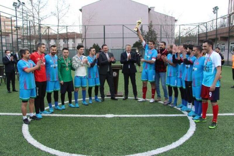 Diyarbakır’da şehit polis anısına düzenlenen turnuvada çalıştığı ilçe şampiyon oldu