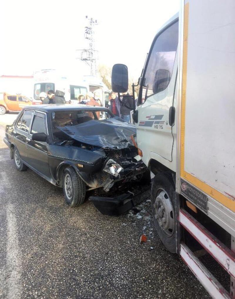 Burdur'da trafik kazası: 2 yaralı
