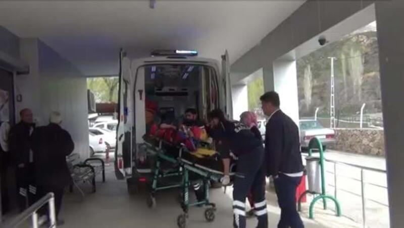 Çelikhan’da okul duvarından düşen çocuk yaralandı