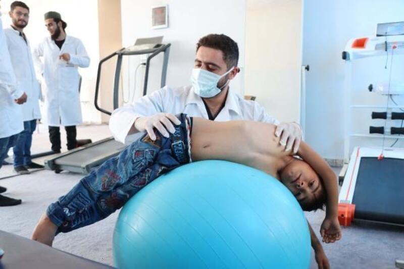 Suriye’deki fizik tedavi merkeziyle savaşın yaraları sarılıyor