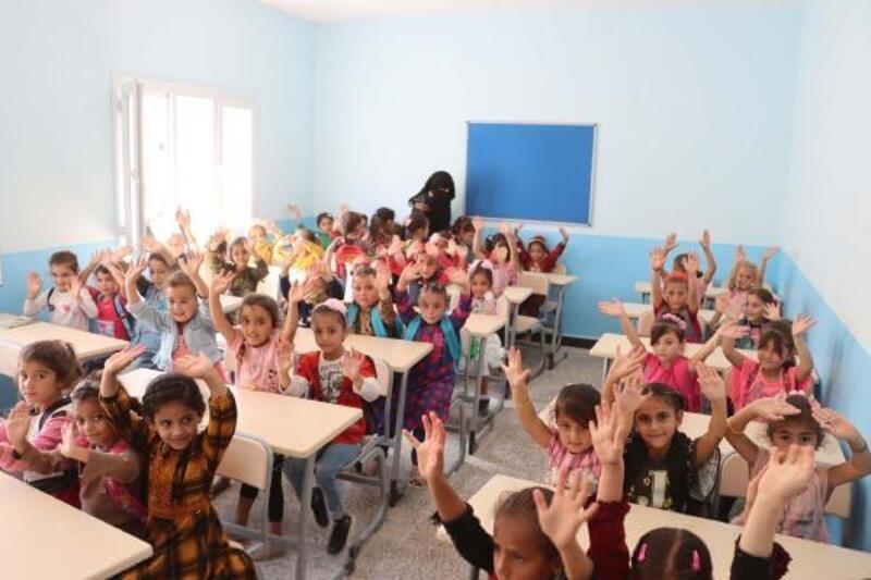 Suriye'de bin 280 öğrenci kapasiteli okul eğitime açıldı
