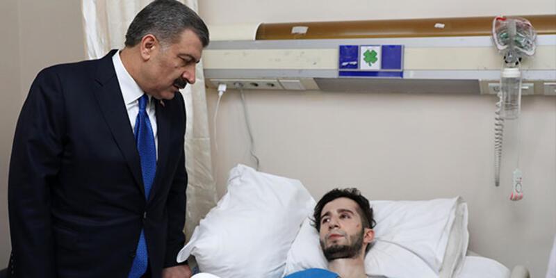 Sağlık Bakanı Fahrettin Koca uçak kazasında yaralananları ziyaret etti