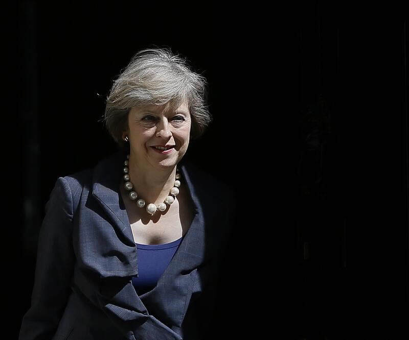 Theresa May, bugün başbakanlık görevini devralıyor 
