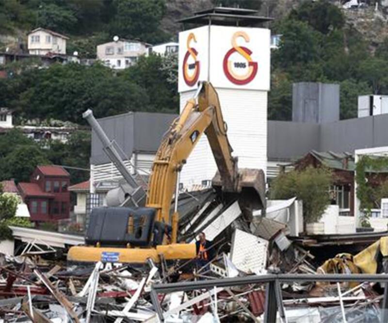 Galatasaray Adası yıkıldı