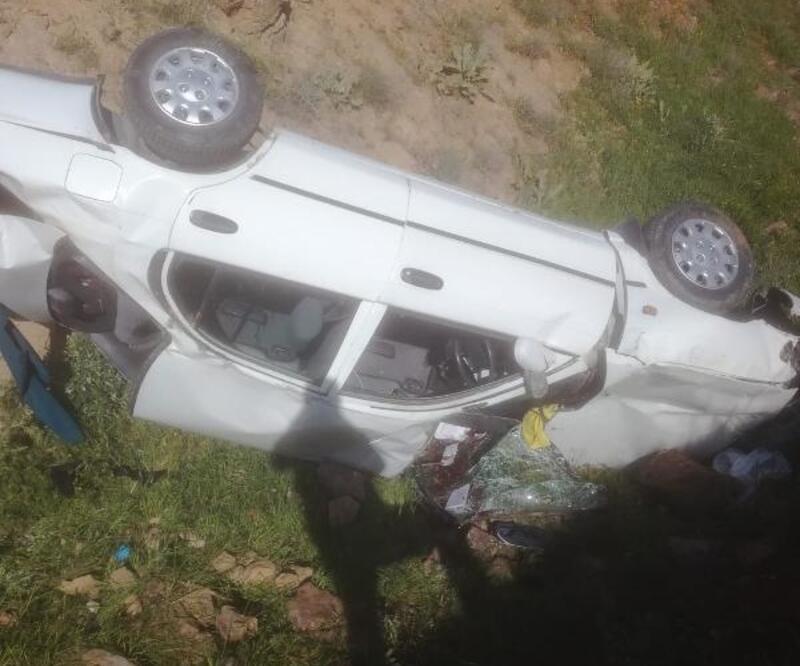 Malatya'da otomobil şarampole devrildi: 1 ölü, 1 yaralı
