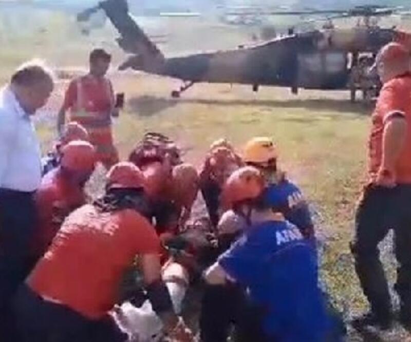 Kanyonda bacağı kırılan kadın, askeri helikopterle kurtarıldı