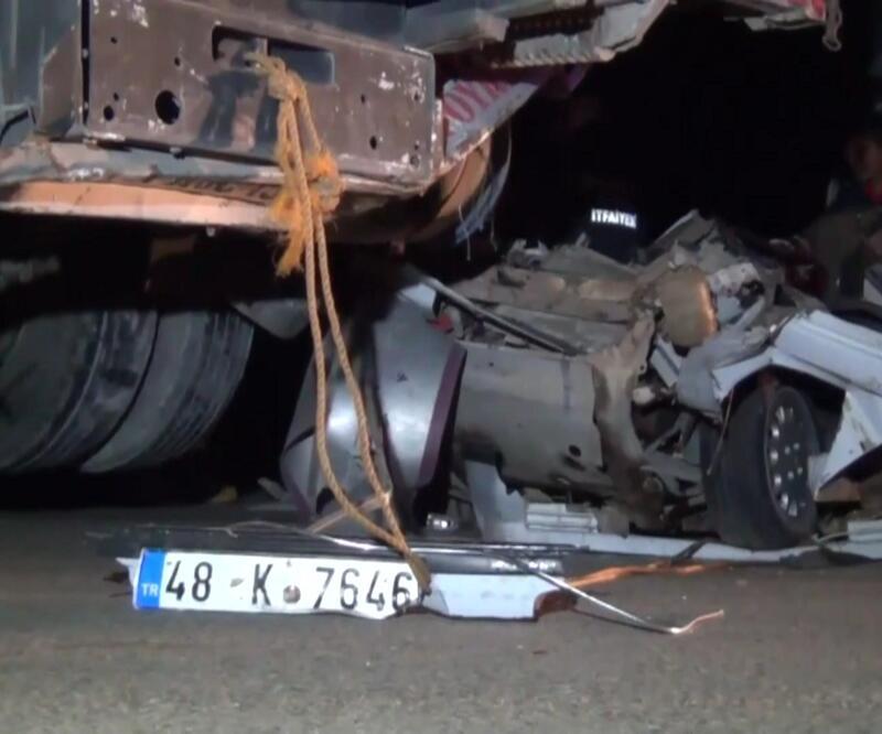 Halatla çekilen otomobile TIR çarptı: 3 ölü 2 yaralı!