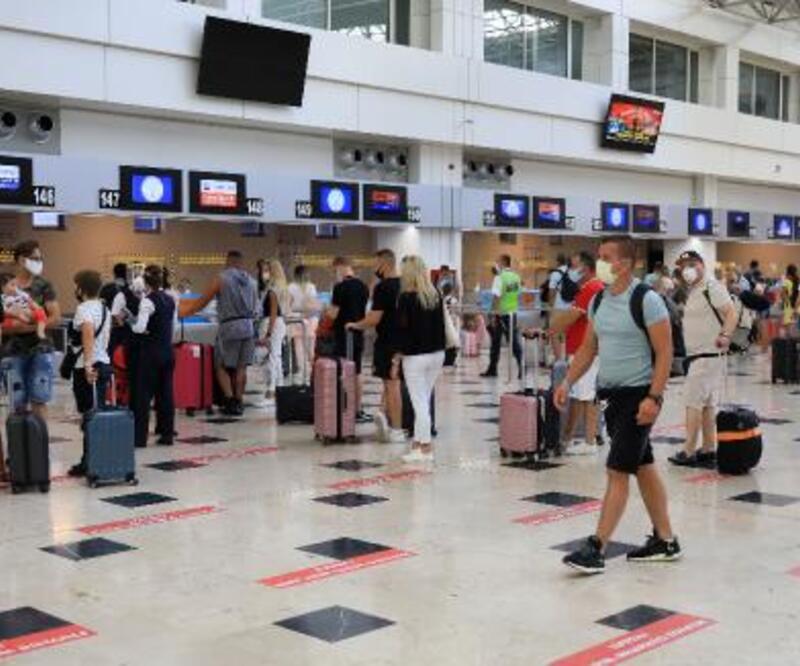 Antalya'ya havayoluyla gelen- giden toplam yolcu 10 milyona ulaştı